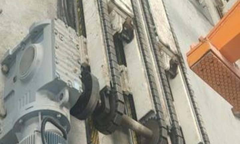 Block Lifting Device